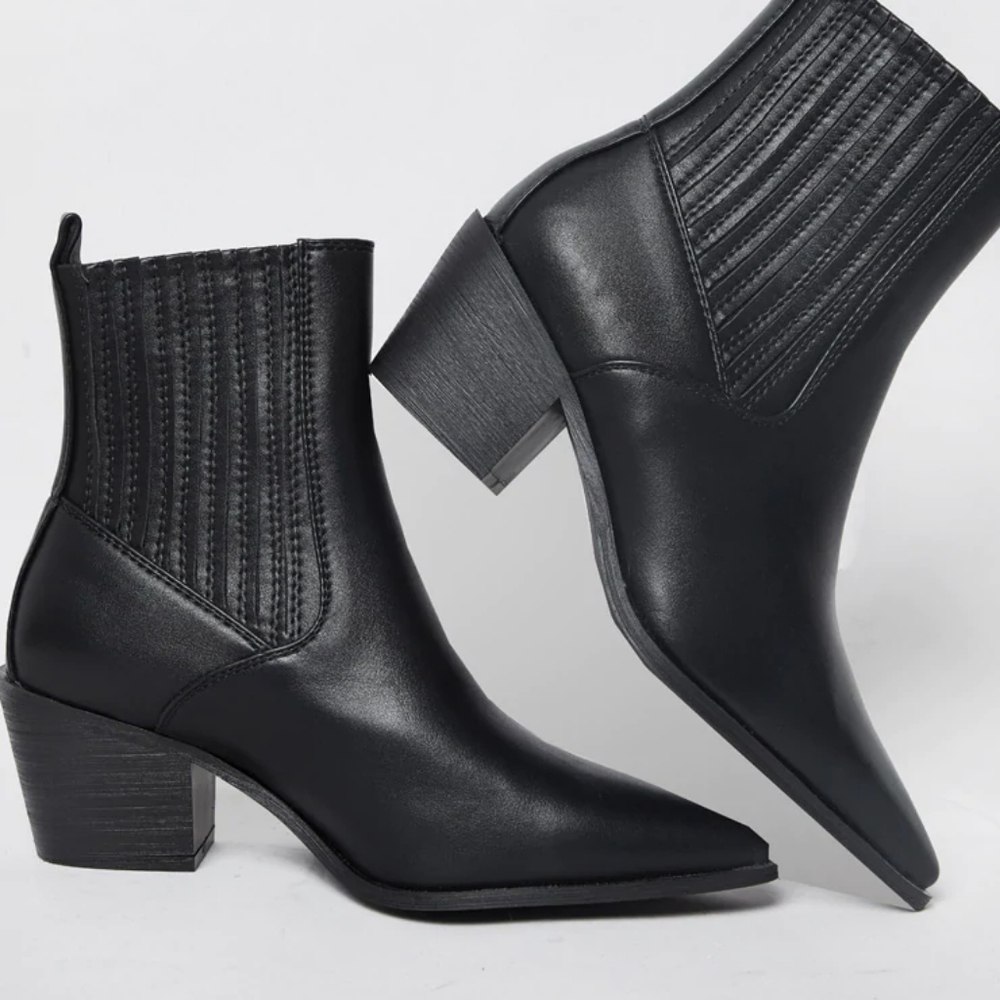 Western style ankle boot